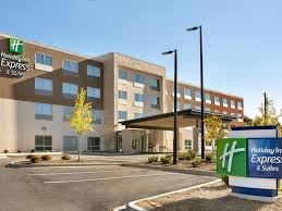 Discover Unmatched Comfort and Convenience at Holiday Inn