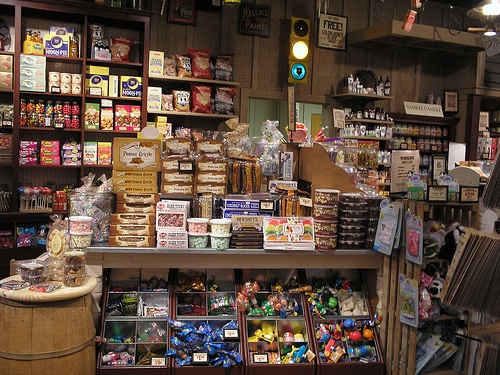 Discover Southern Charm at the Cracker Barrel Gift Shop