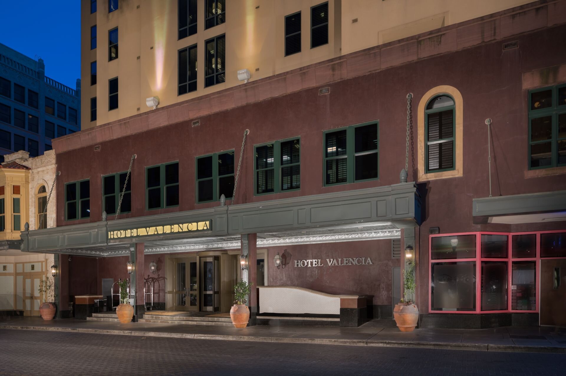 Discover Luxury Along the Riverwalk at Hotel Valencia